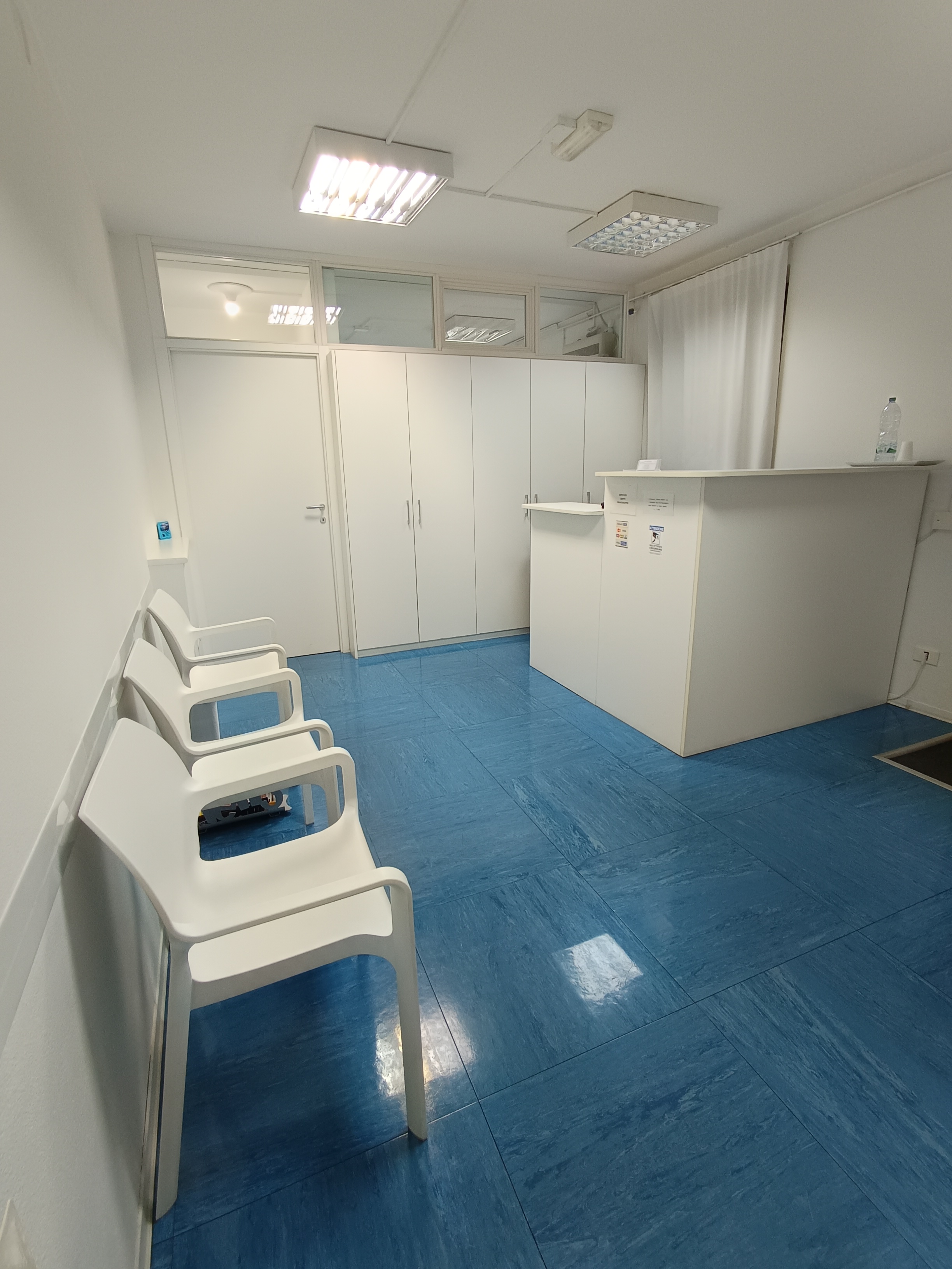Sala d'attesa dello studio di fisioterapia a Longone al Segrino
